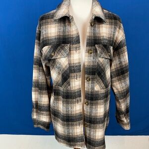 Women’s plaid flannel Jacket - Black and Cream